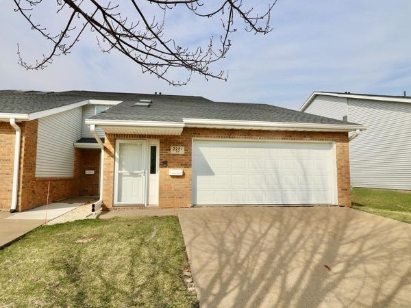 2281 Pasadena #57 Drive, Dubuque, IA 52001