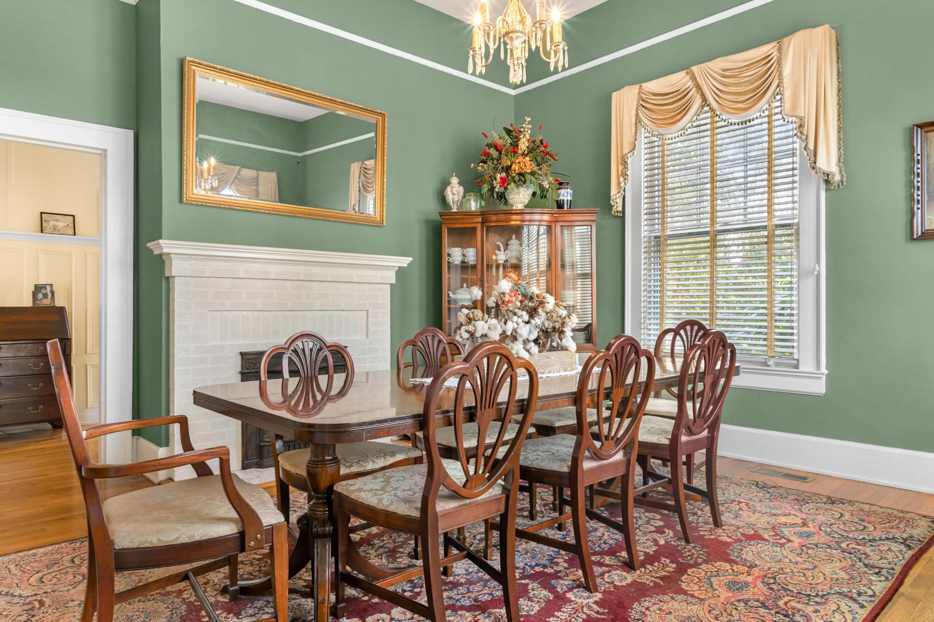 302 N 1st Street Photo 14