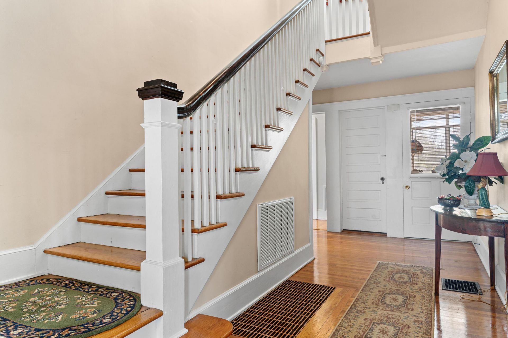 302 N 1st Street Photo 16