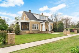 302 N 1st Street photo 4