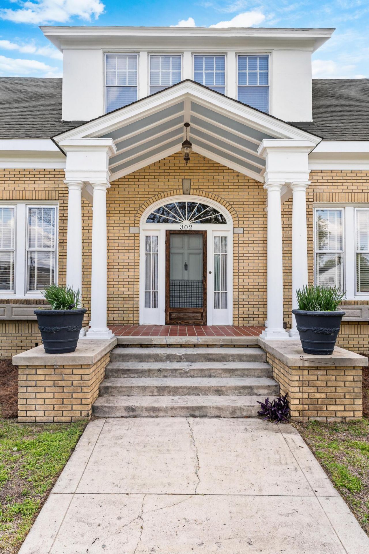 302 N 1st Street Photo 4