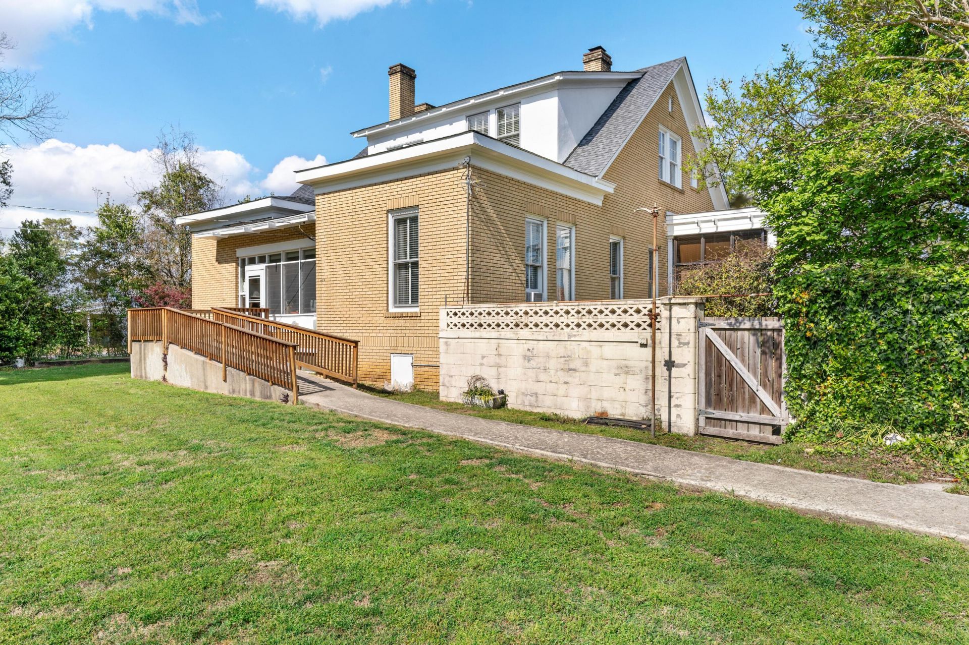 302 N 1st Street Photo 49