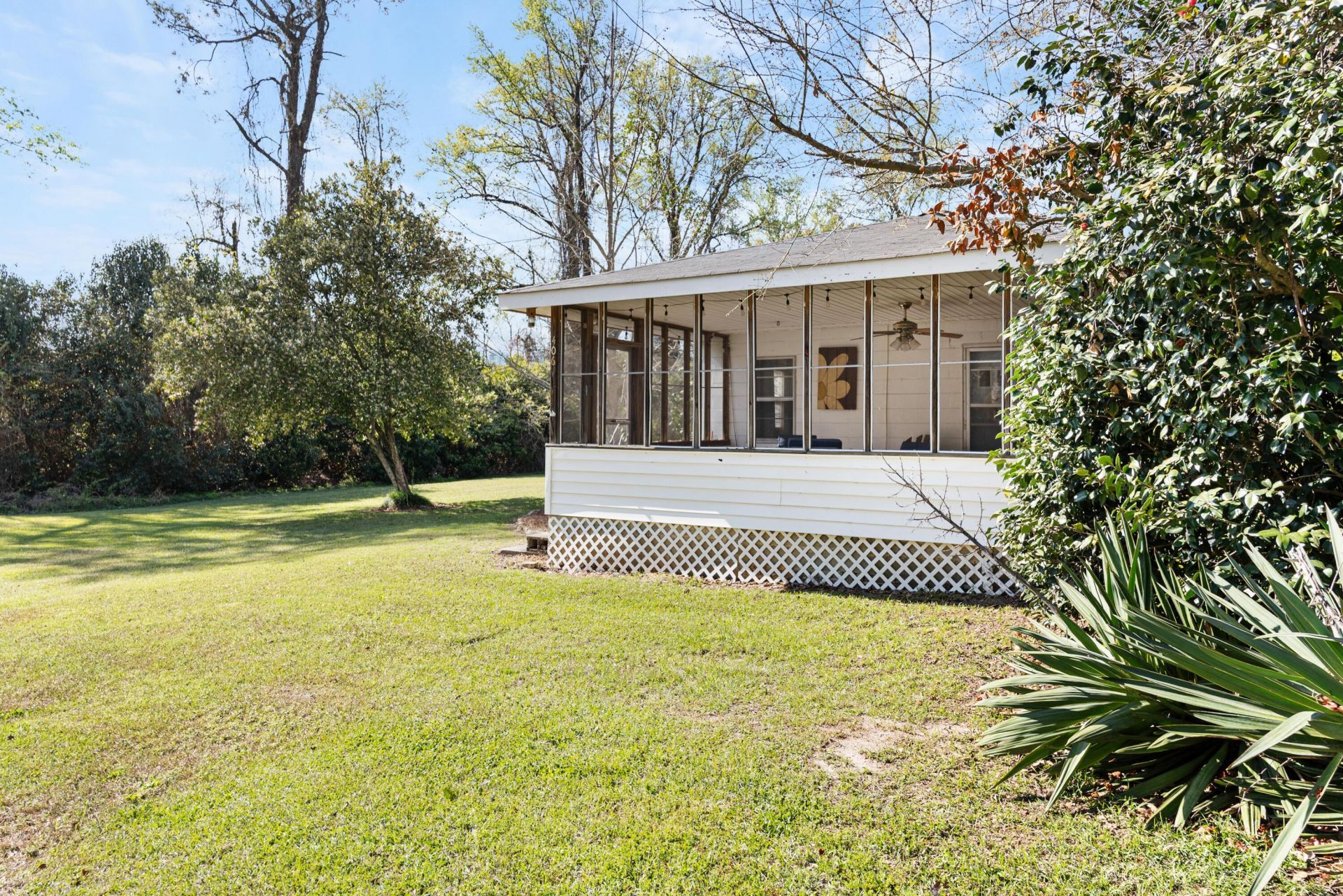 302 N 1st Street Photo 54