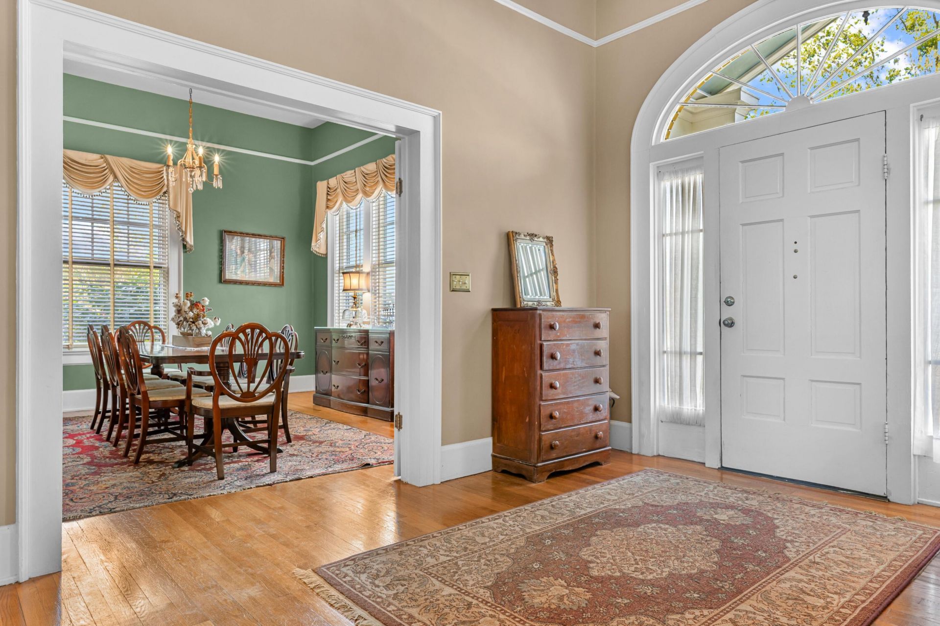 302 N 1st Street Photo 7