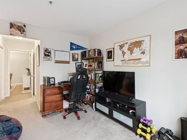 1634 Waterford Dr, Edison, NJ 08817