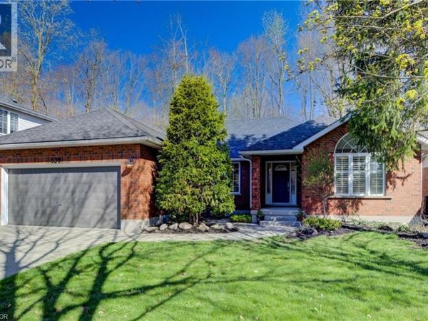 439 NORTHLAKE Drive, Waterloo, ON N2V1Y6