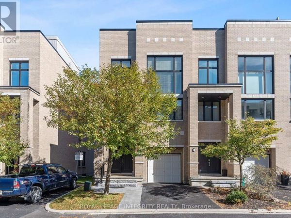 812 Petra Private, Ottawa, ON K2T0G3