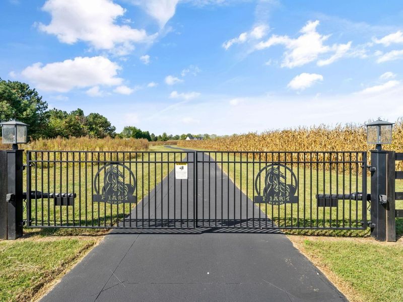 19533 State Route 104, Circleville, OH 43113 Photo 2