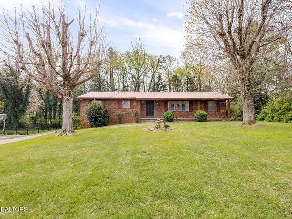 10604 Pinedale Drive, Knoxville, TN 37922