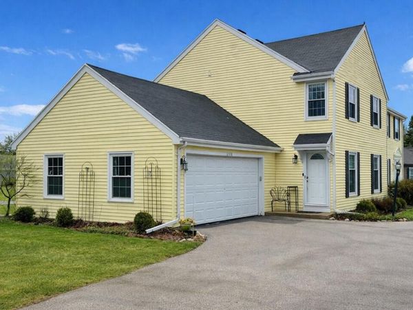 12558 N Woodland Dr, Mequon, WI 53092