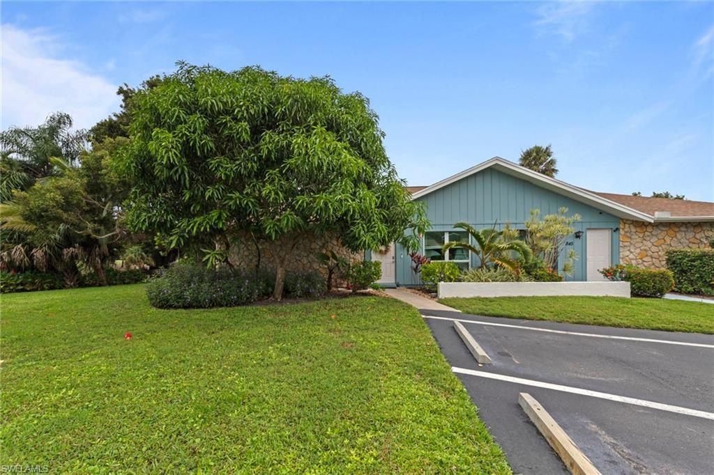 843 Palm View Dr, Unit 25, Naples, FL 34110 Photo