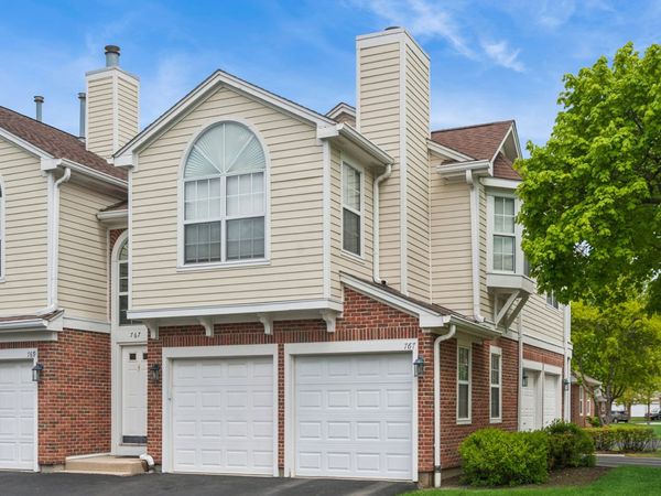767 GROSSE POINTE Circle, Vernon Hills, IL 60061