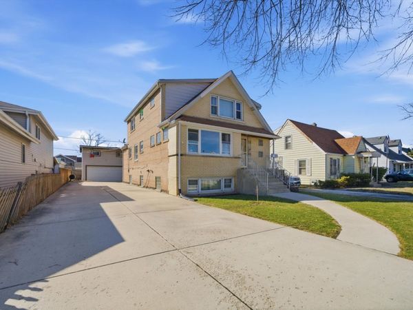 4752 S Lotus Avenue, Chicago, IL 60638