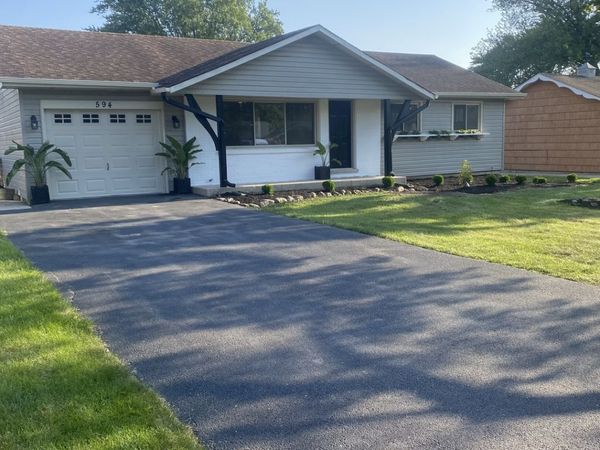 594 W Comstock Avenue, Elmhurst, IL 60126