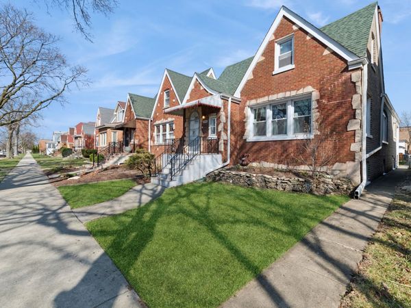5806 W Wilson Avenue, Chicago, IL 60630