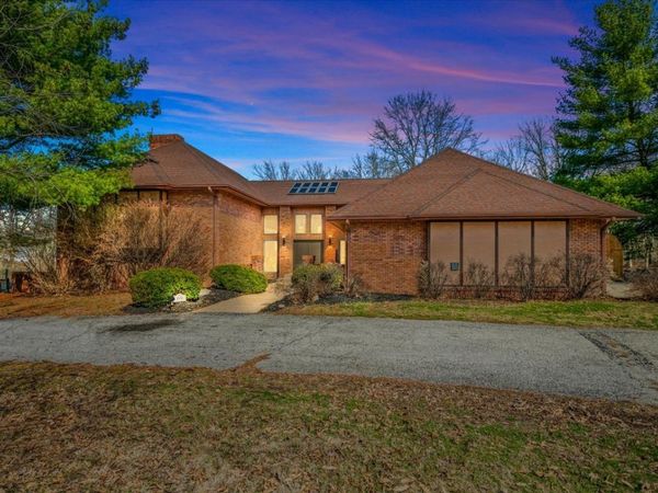 2551 E Lake Shore Drive, Springfield, IL 62712