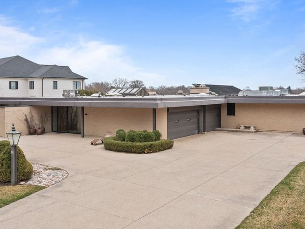 66 Watergate Road, South Barrington, IL 60010