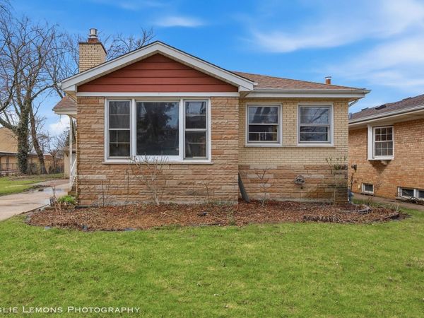 10544 S Karlov Avenue , Oak Lawn, IL 60453