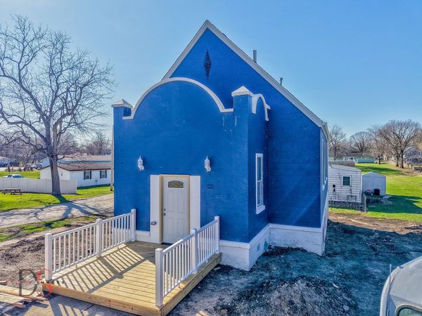 130 W Scott Street , Seneca, IL 61360