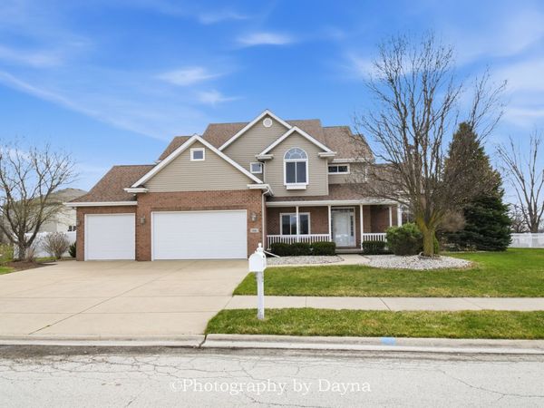 996 Meadow Path, Manteno, IL 60950