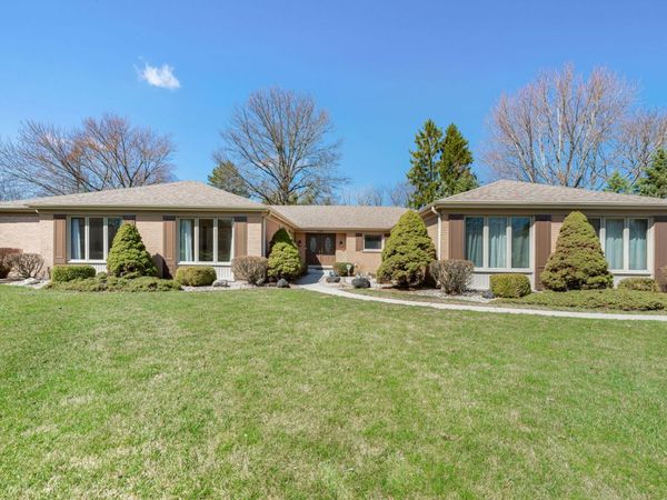 1449 S Shore Court , Barrington, IL 60010