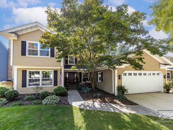 992 Belaire Court , Naperville, IL 60563