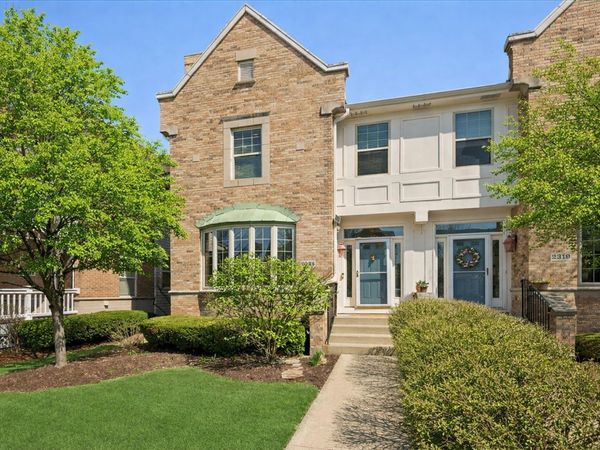 2325 Sundrop Drive, Glenview, IL 60026