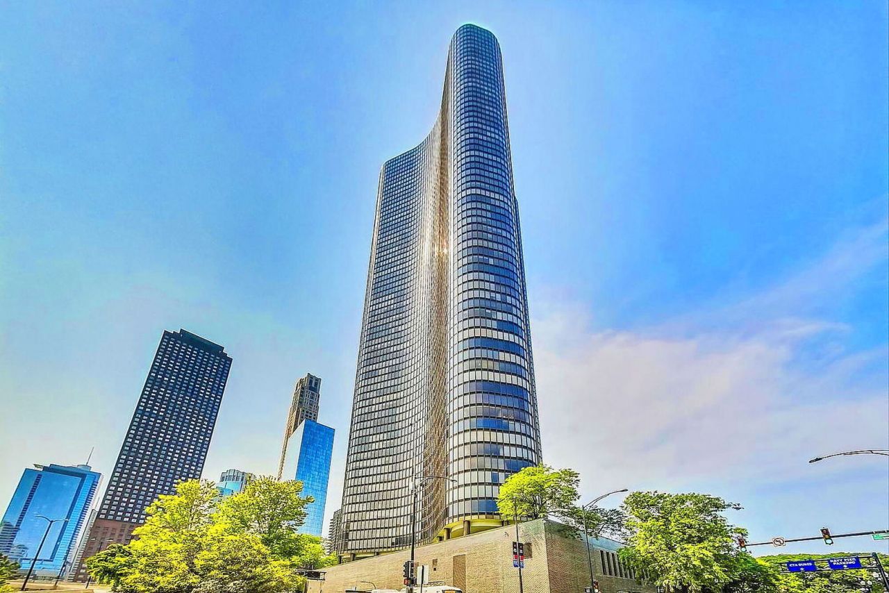 505 N Lake Shore Drive, Unit 1605, Chicago, IL 60611 Main Photo