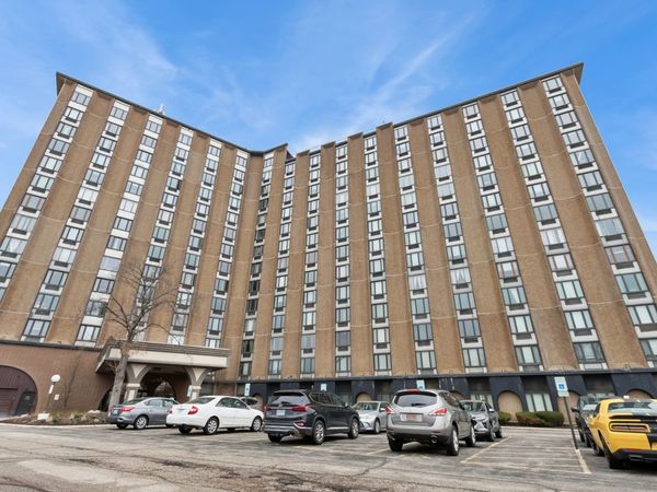 1 Renaissance Place , Unit 717, Palatine, IL 60067