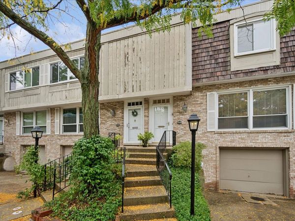 Unit B, Wilmette, IL 60091