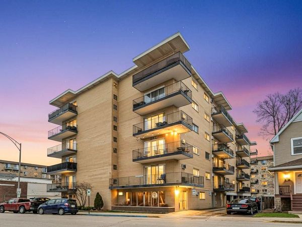 320 CIRCLE Avenue , Unit 404, Forest Park, IL 60130