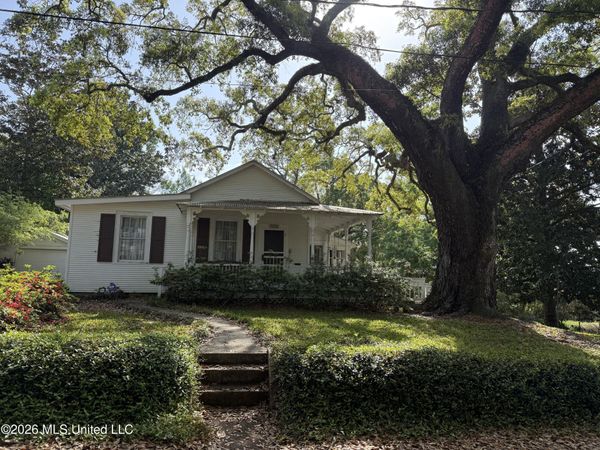 502 Rayburn Avenue, Ocean Springs, MS 39564
