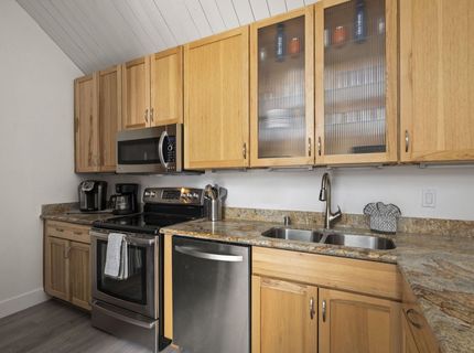 489 Tahoe Keys Boulevard, South Lake Tahoe, CA 96150 Photo