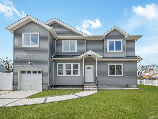 1078 Woodfield Road, Rockville Centre, NY 11570