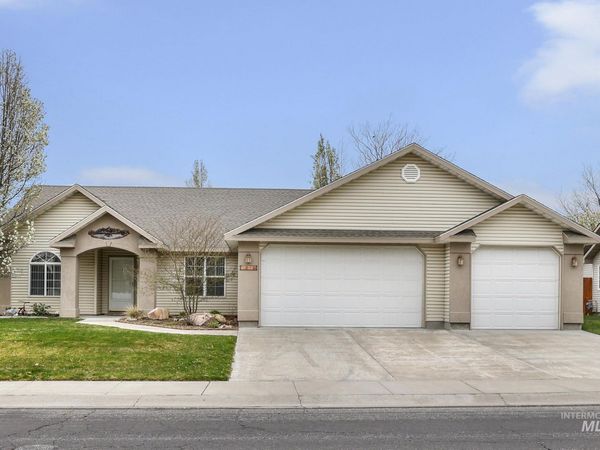 2296 Julie Ln, Twin Falls, ID 83301