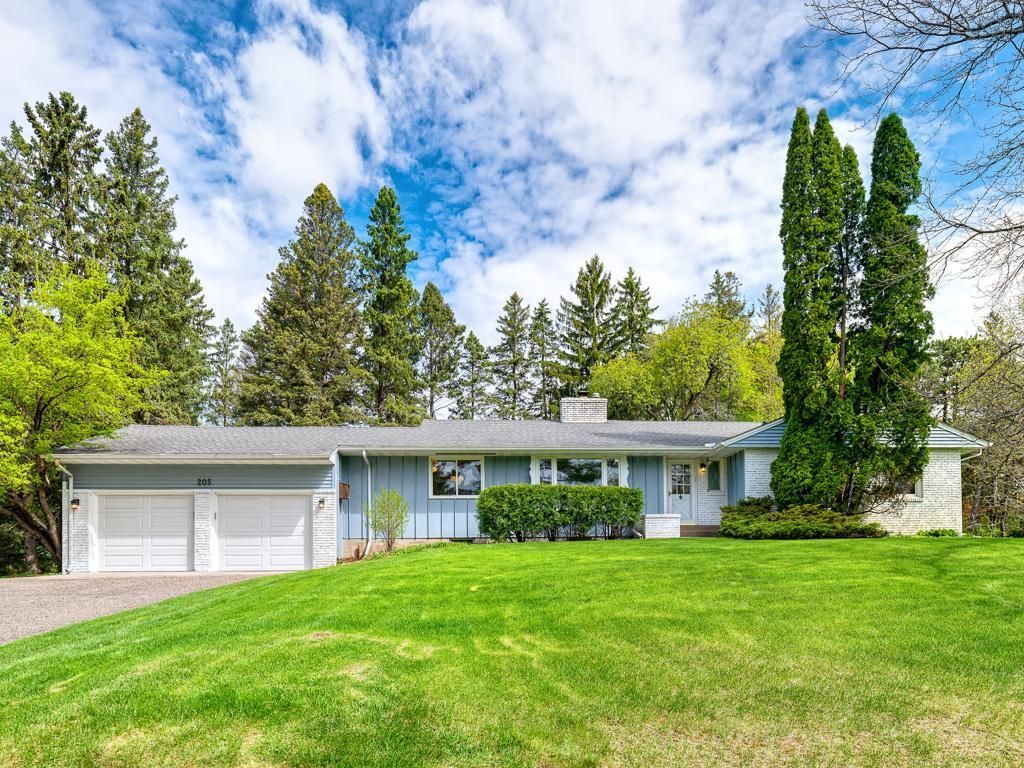 205 Oakview Road, West Saint Paul, MN 55118