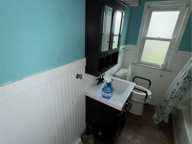 654 E 240 Street , Euclid, OH 44123 Photo 22