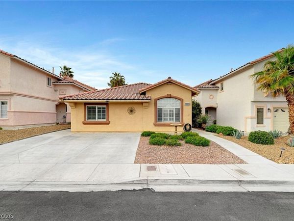 10008 Yellow Canary Avenue, Las Vegas, NV 89117