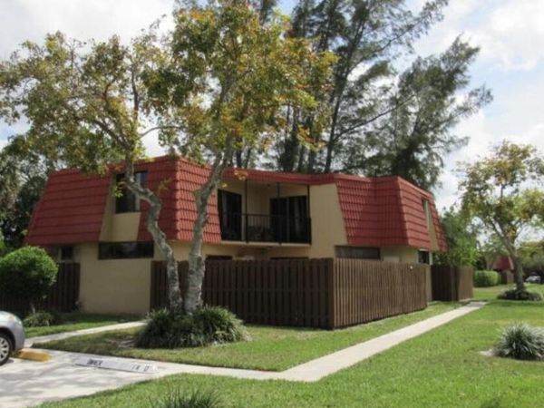 22976 Oxford Place, Boca Raton, FL 33433