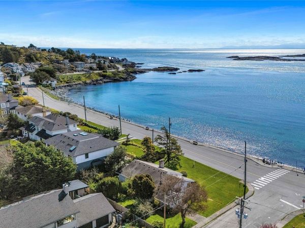 406 Beach Dr , Oak Bay, BC V8S 2M4