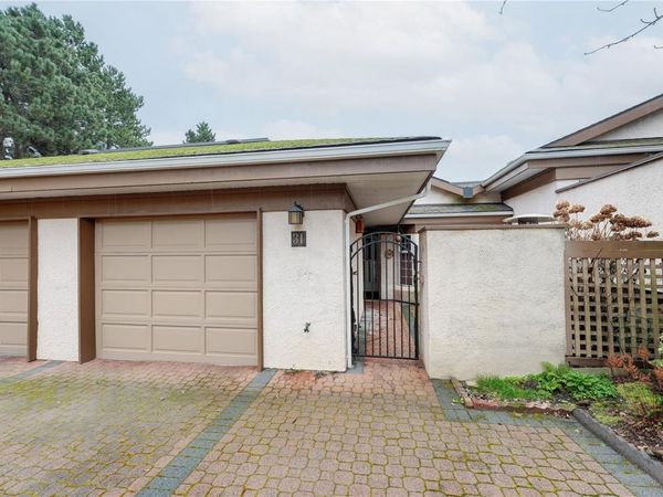 901 Kentwood Lane , Unit 31, Saanich, BC V8Y 2Y7
