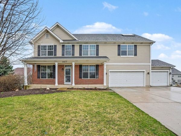 26613 Silverleaf Drive , Plainfield, IL 60585