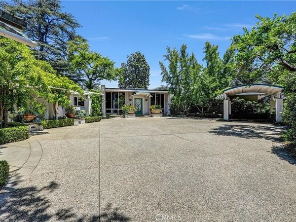 935 Hillcrest, Pasadena, CA 91106