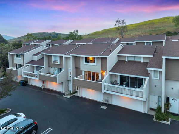 749 Warwick Avenue , Thousand Oaks, CA 91360