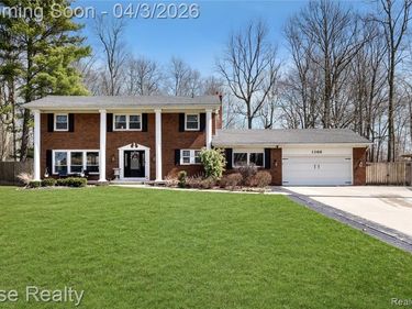 1366 Ox Yoke Drive, Flint Twp, MI 48532