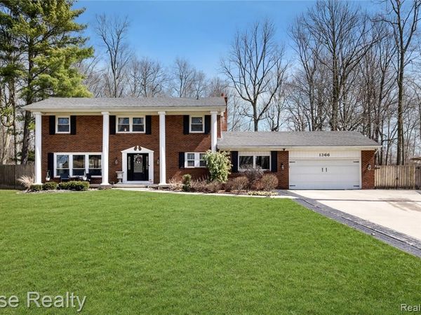 1366 Ox Yoke Drive, Flint Twp, MI 48532
