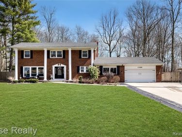 1366 Ox Yoke Drive, Flint Twp, MI 48532
