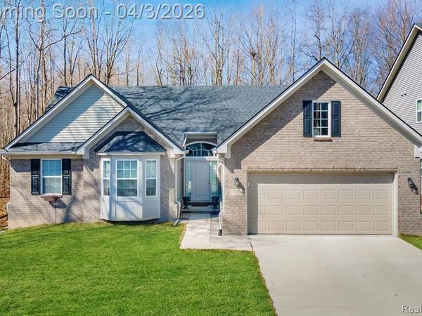 17786 Woodstock Court, Brownstown Twp, MI 48174