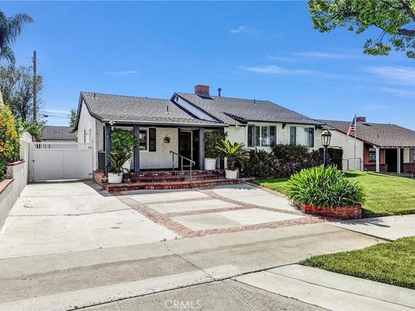 736 Uclan, Burbank, CA 91504