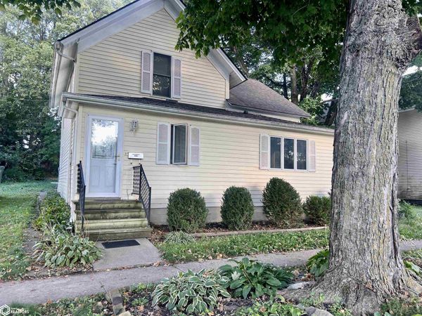 1001 Washington Street, Eldora, IA 50627